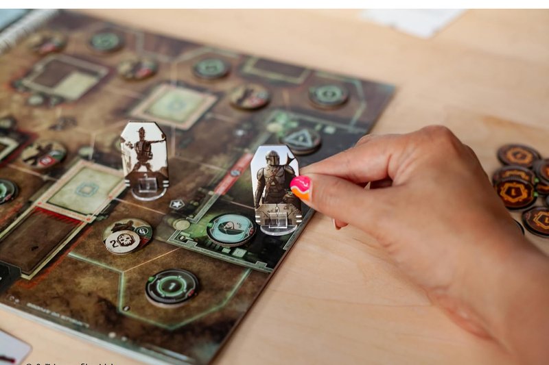 The Mandalorian Adventures: misiones cooperativas en libro de mapas con mazos individuales por personaje