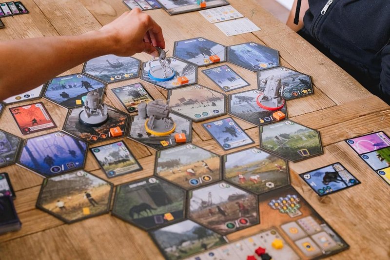 Expeditions: la secuela de Scythe donde los mechas exploran la tundra siberiana sin que nadie tenga que disparar a nadie