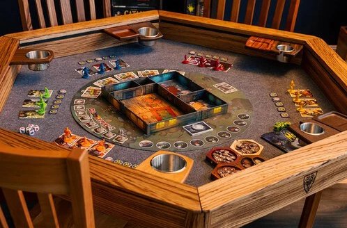 Accesorios para juegos de mesa: qué comprar, en qué orden y cuándo el gasto vale la pena