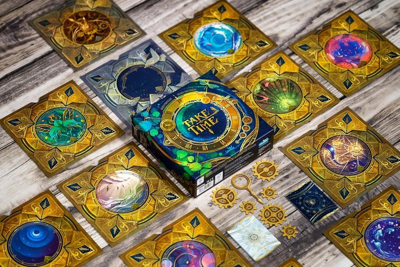 Take Time: doce cartas boca abajo alrededor de un reloj y cuarenta pruebas con sobres desbloqueables que añaden reglas nuevas