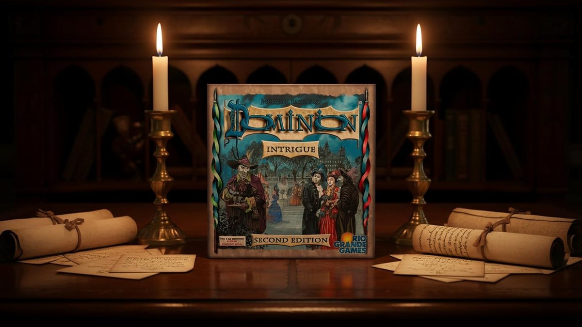 Dominion: Intriga — la expansión autojugable que añade subordinados con elección y victorias que hacen cosas mientras están en el mazo