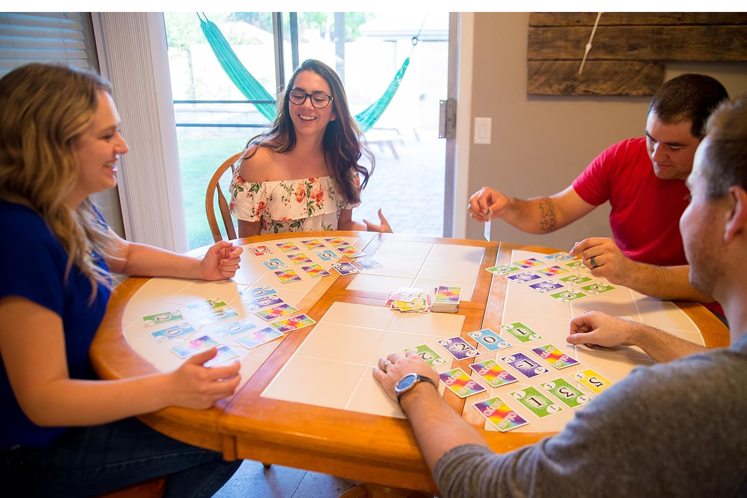 Los mejores juegos de cartas rápidos para jugar en España: la guía por tipo de grupo y situación